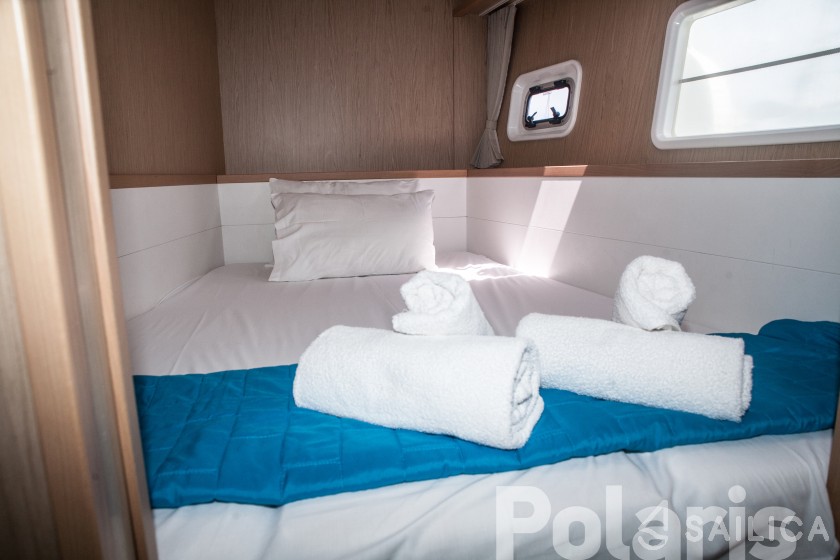Lagoon 400 S2 - Yacht Charter Sailica