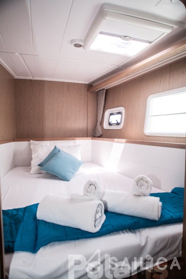 Lagoon 400 S2 - Yacht Charter Sailica