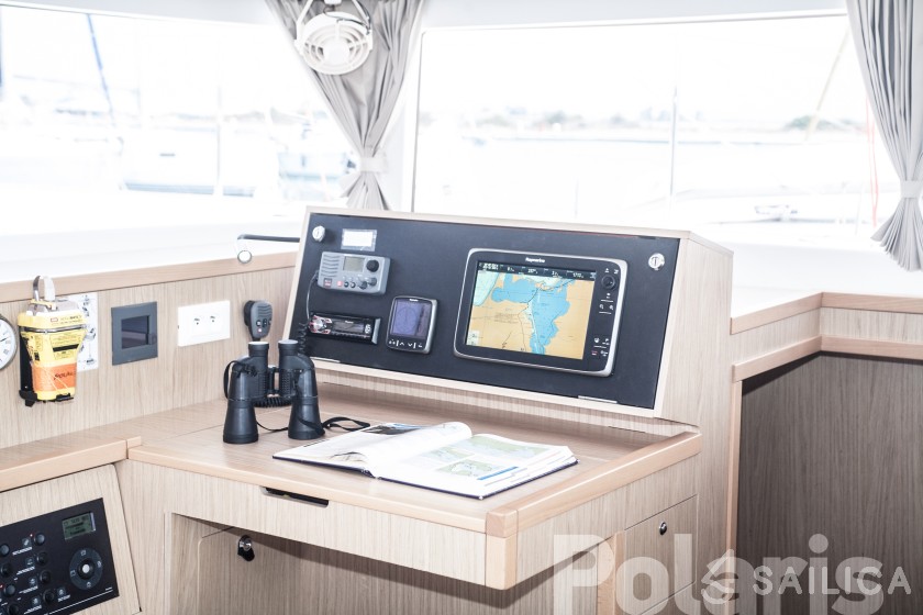 Lagoon 400 S2 - Yacht Charter Sailica
