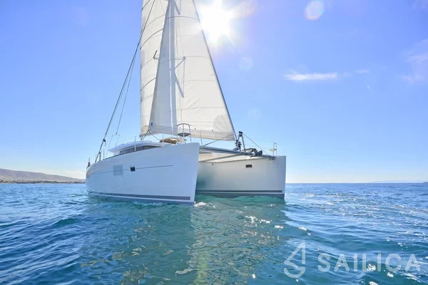 Lagoon 400 S2 - Yacht Charter Sailica
