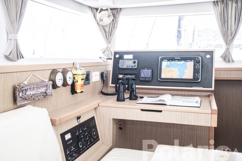 Lagoon 400 S2 - Yacht Charter Sailica