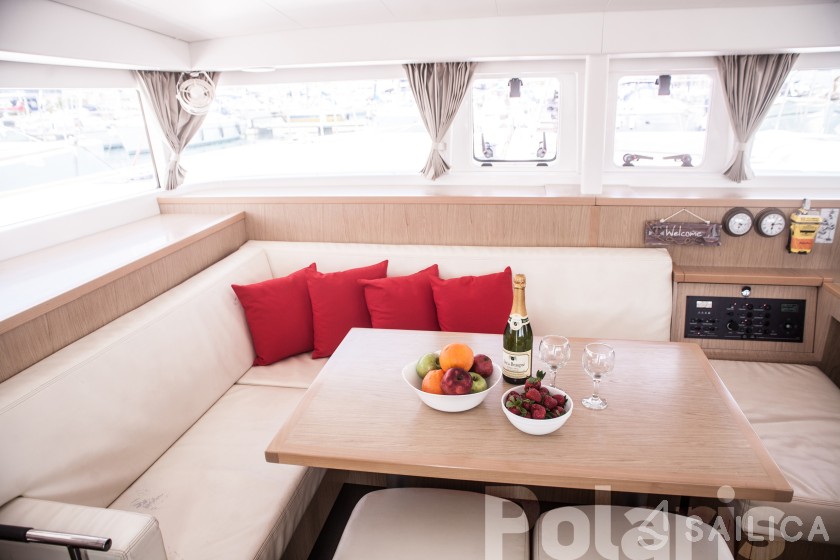 Lagoon 400 S2 - Yacht Charter Sailica