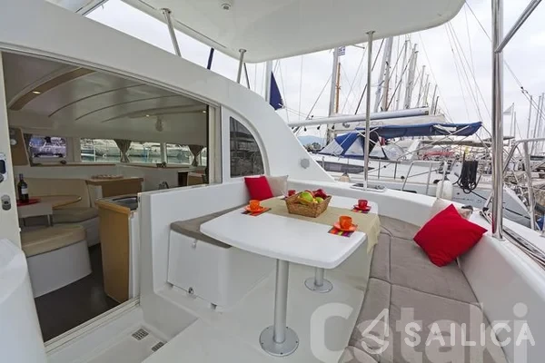 Lagoon 380 S2 - Yacht Charter Sailica