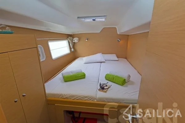 Lagoon 380 S2 - Yacht Charter Sailica