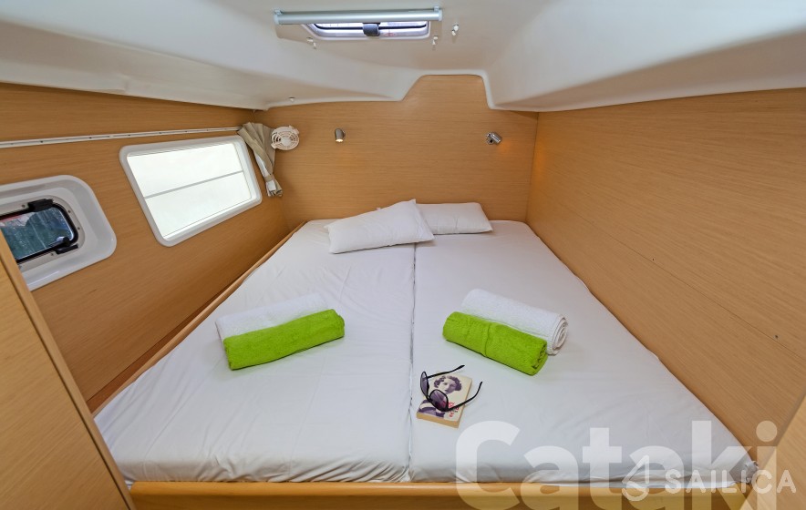 Lagoon 380 S2 - Yacht Charter Sailica
