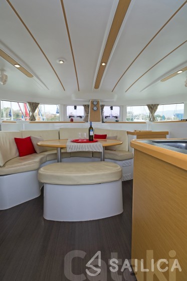 Lagoon 380 S2 - Yacht Charter Sailica
