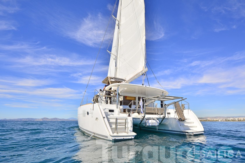 Lagoon 400 S2 - Yacht Charter Sailica