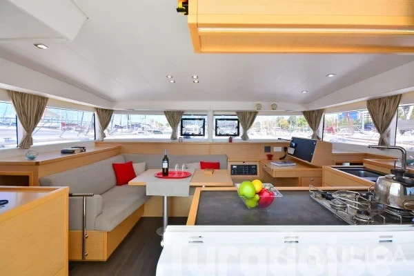 Lagoon 400 S2 - Yacht Charter Sailica