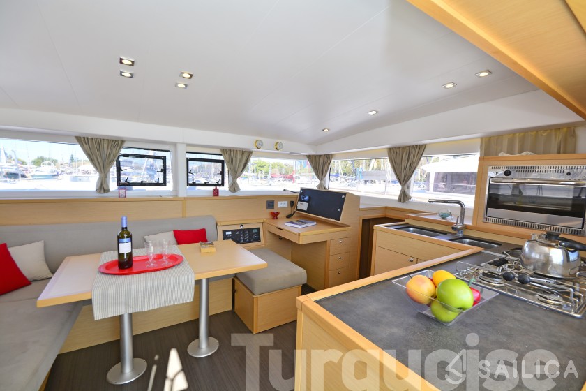 Lagoon 400 S2 - Yacht Charter Sailica