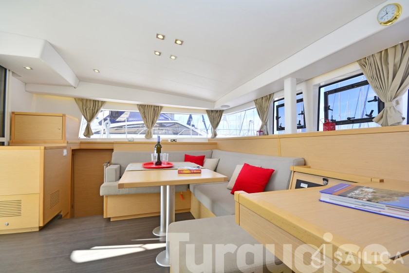 Lagoon 400 S2 - Yacht Charter Sailica