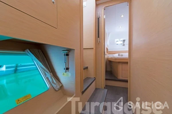 Lagoon 400 S2 - Yacht Charter Sailica