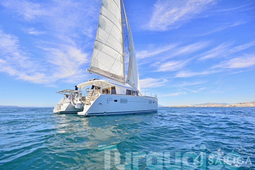 Lagoon 400 S2 - Yacht Charter Sailica