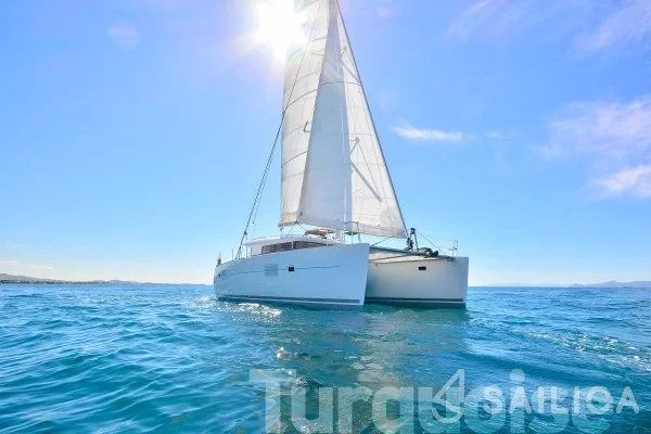 Lagoon 400 S2 - Yacht Charter Sailica