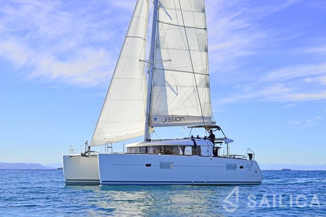 Lagoon 400 S2 - Yacht Charter Sailica