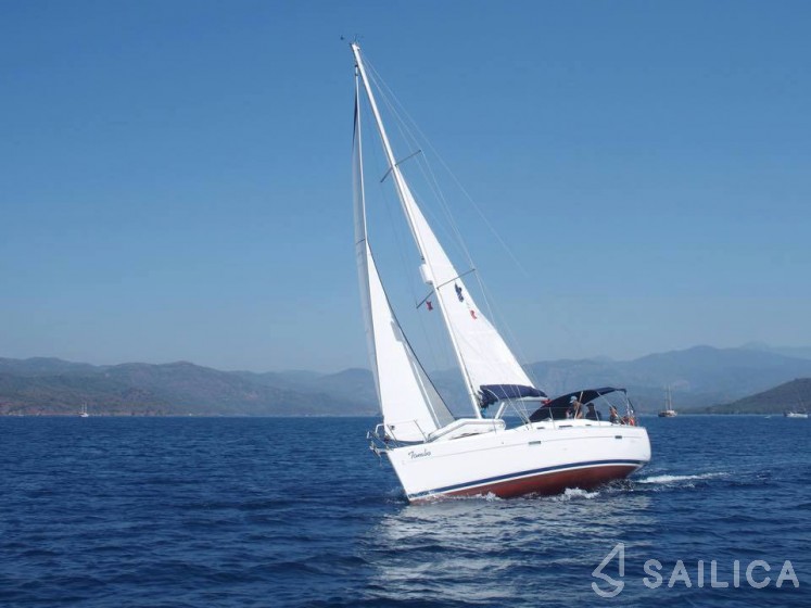 Oceanis 343 - Yacht Charter Sailica