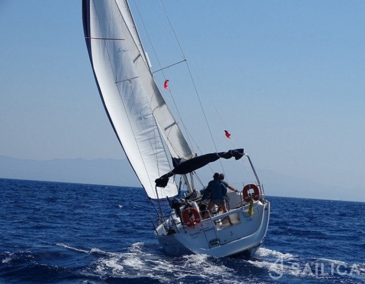 Oceanis 343 - Yacht Charter Sailica