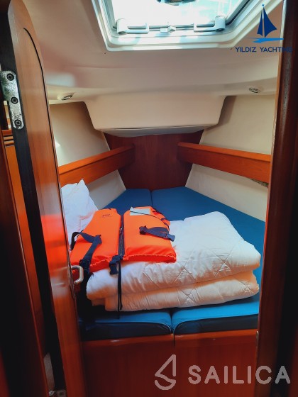 Oceanis 343 - Yacht Charter Sailica