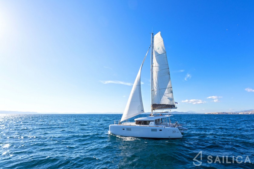 Lagoon 39 - Yacht Charter Sailica