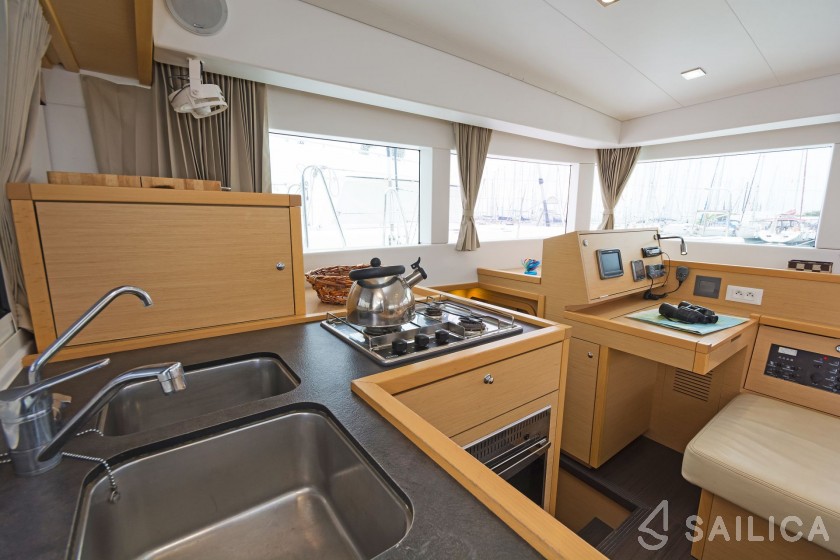 Lagoon 39 - Yacht Charter Sailica