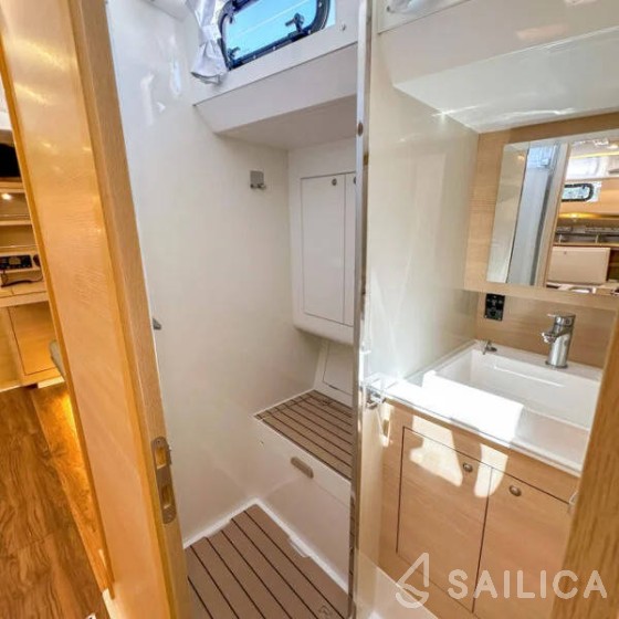Delta 47 - Yacht Charter Sailica