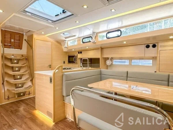Delta 47 - Yacht Charter Sailica