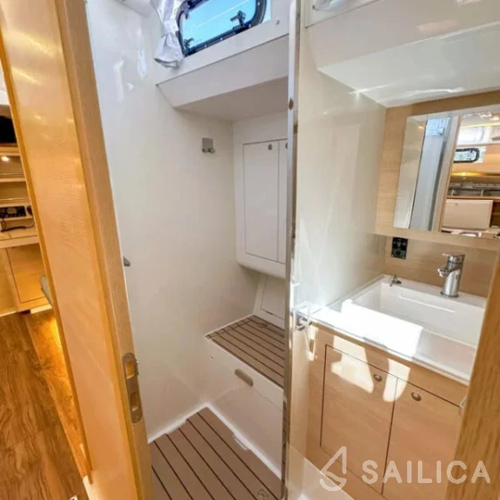 Delta 47 - Yacht Charter Sailica