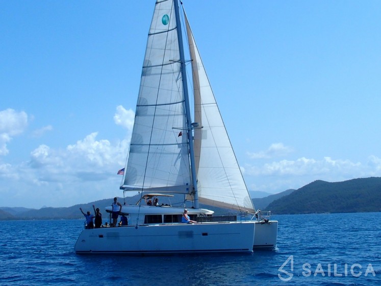 Lagoon 400 - Yacht Charter Sailica