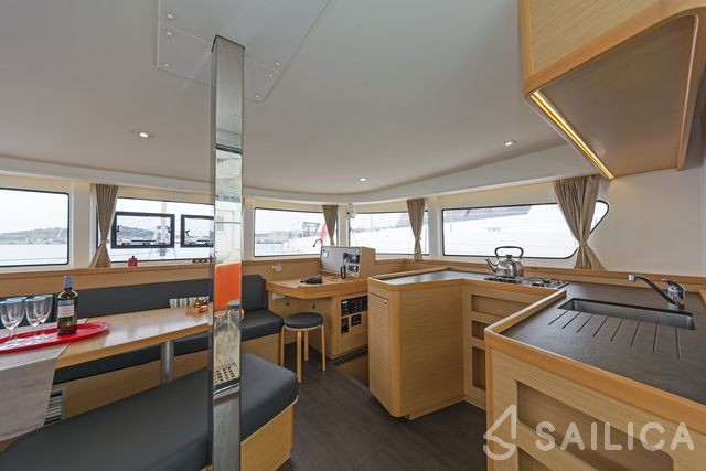 Lagoon 42 - Yacht Charter Sailica