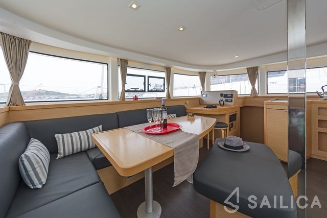 Lagoon 42 - Yacht Charter Sailica