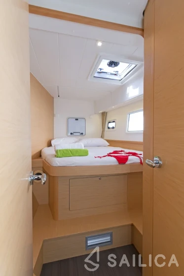 Lagoon 42 - Yacht Charter Sailica