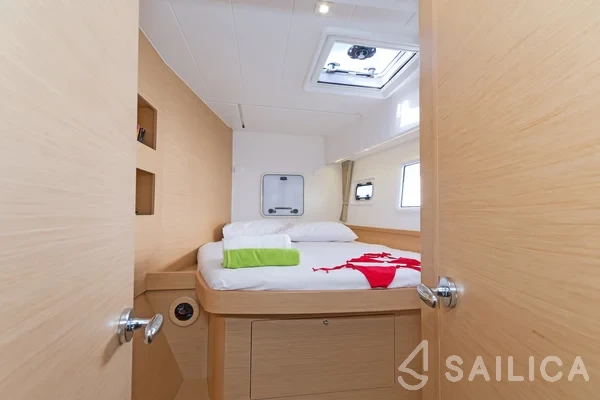 Lagoon 42 - Yacht Charter Sailica