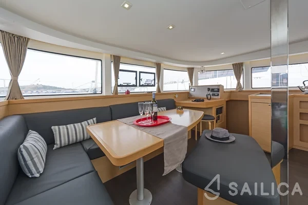 Lagoon 42 - Yacht Charter Sailica
