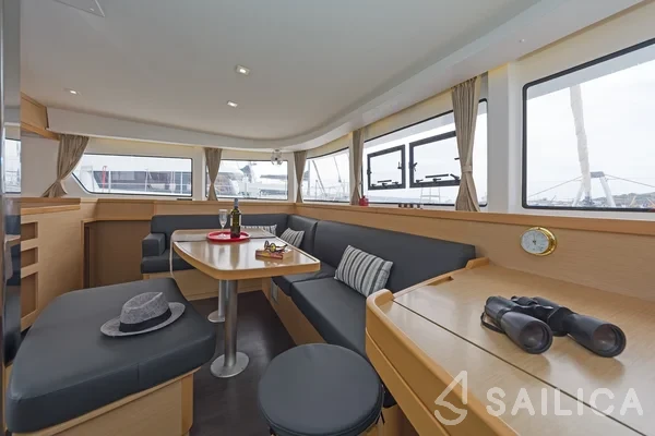 Lagoon 42 - Yacht Charter Sailica