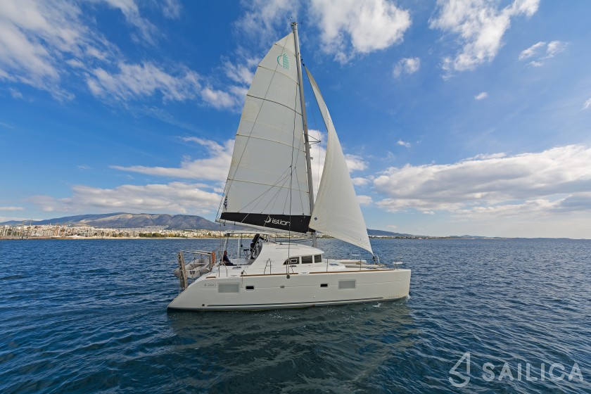 Lagoon 380 - Yacht Charter Sailica