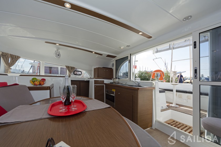 Lagoon 380 - Yacht Charter Sailica