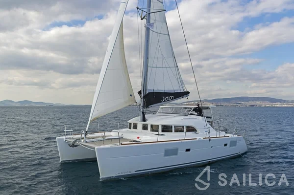 Lagoon 380 - Yacht Charter Sailica