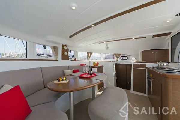 Lagoon 380 - Yacht Charter Sailica