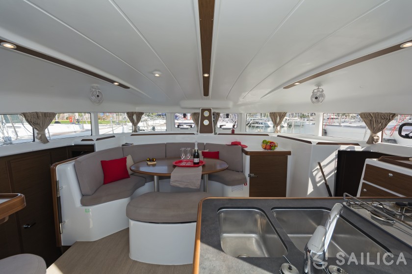 Lagoon 380 - Yacht Charter Sailica
