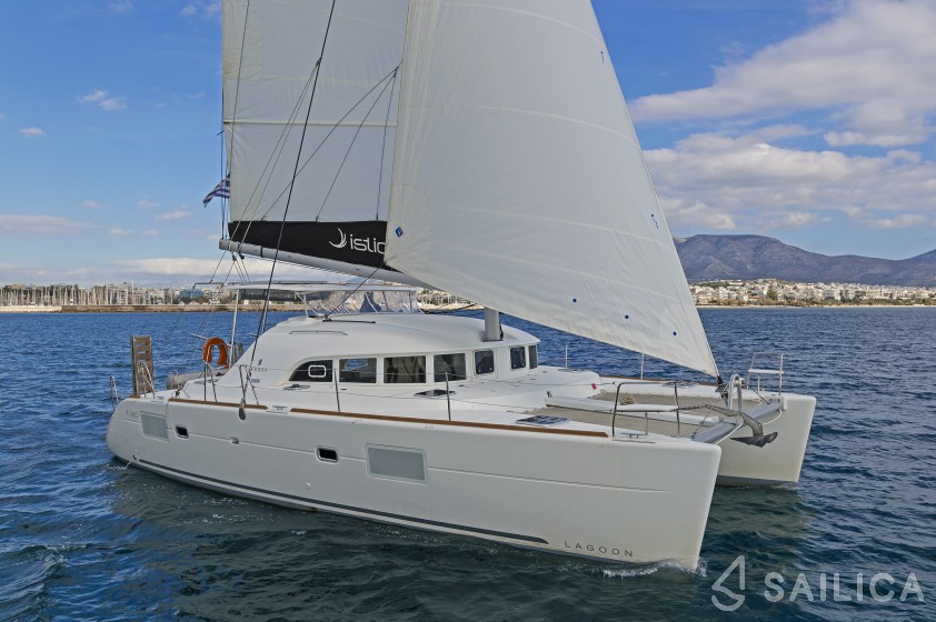 Lagoon 380 - Yacht Charter Sailica