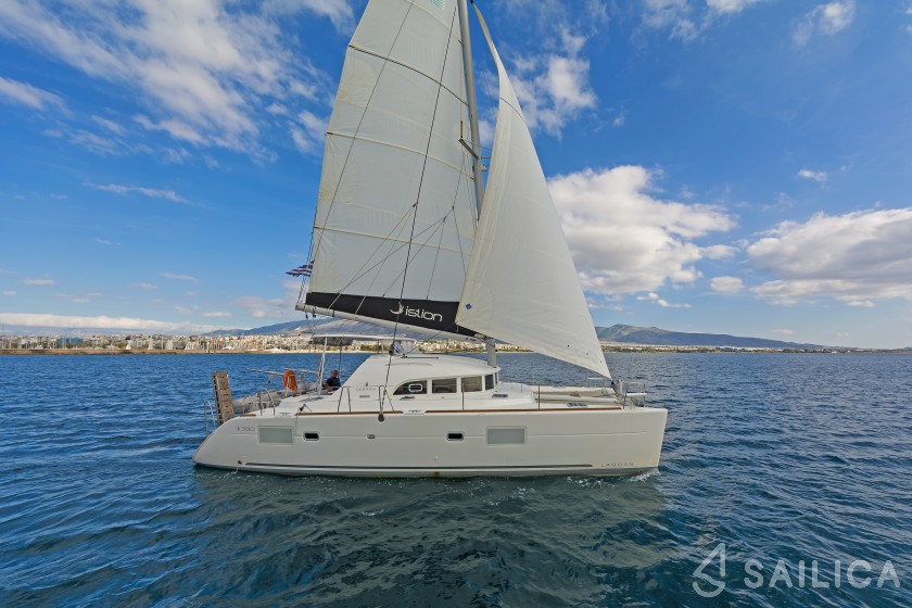 Lagoon 380 - Yacht Charter Sailica