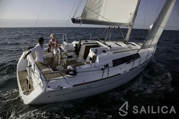 Oceanis 34 - Yacht Charter Sailica