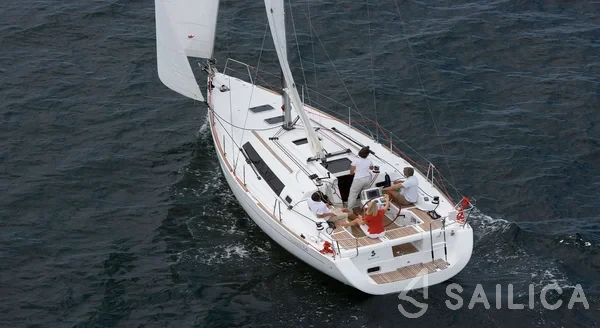Oceanis 34 - Yacht Charter Sailica