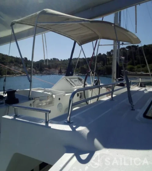 Lagoon 450  Flybridge - Yacht Charter Sailica