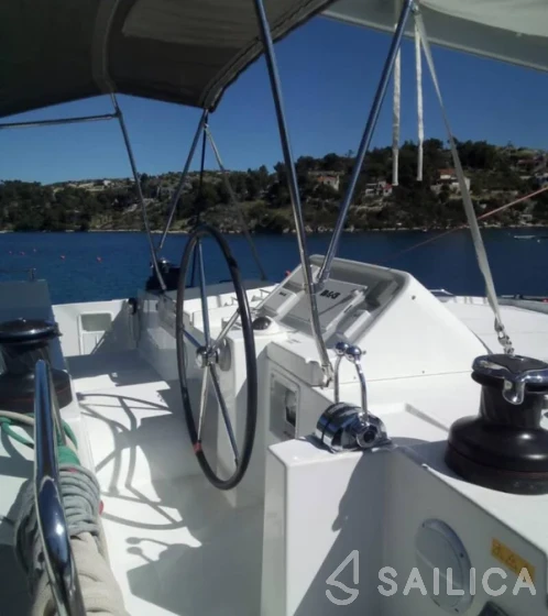 Lagoon 450  Flybridge - Yacht Charter Sailica
