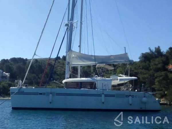 Lagoon 450  Flybridge - Yacht Charter Sailica