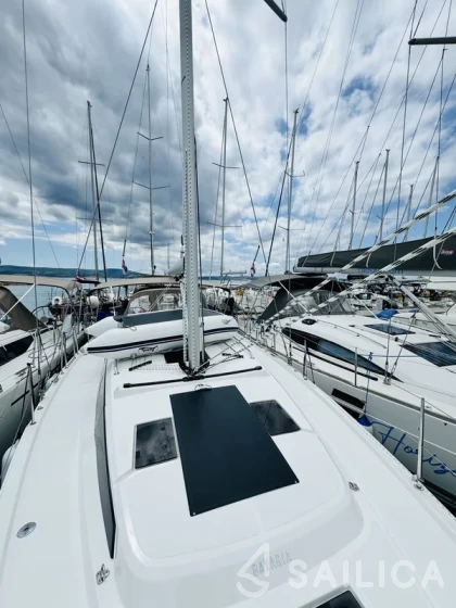 Bavaria C38 - Yacht Charter Sailica