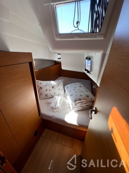 Sun Odyssey 410 - Yacht Charter Sailica
