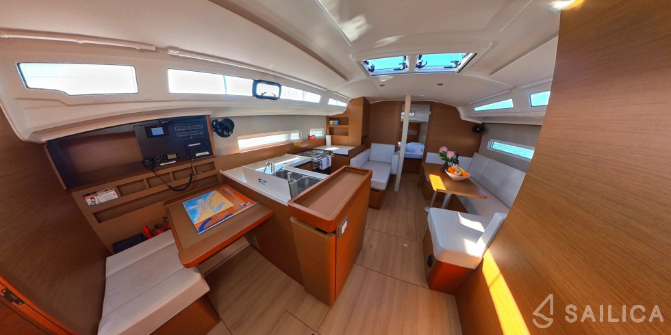 Sun Odyssey 410 - Yacht Charter Sailica
