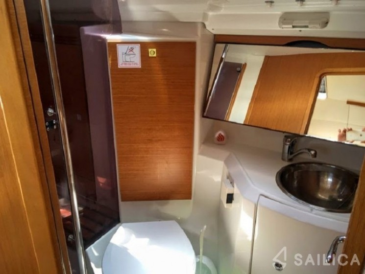 Sun Odyssey 36i - Yacht Charter Sailica