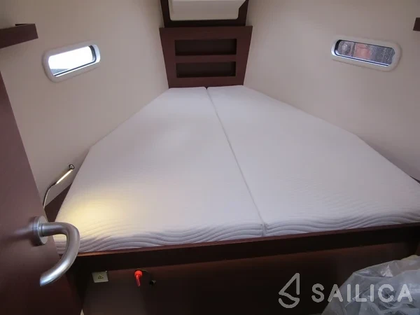 Hanse 388 - Yacht Charter Sailica